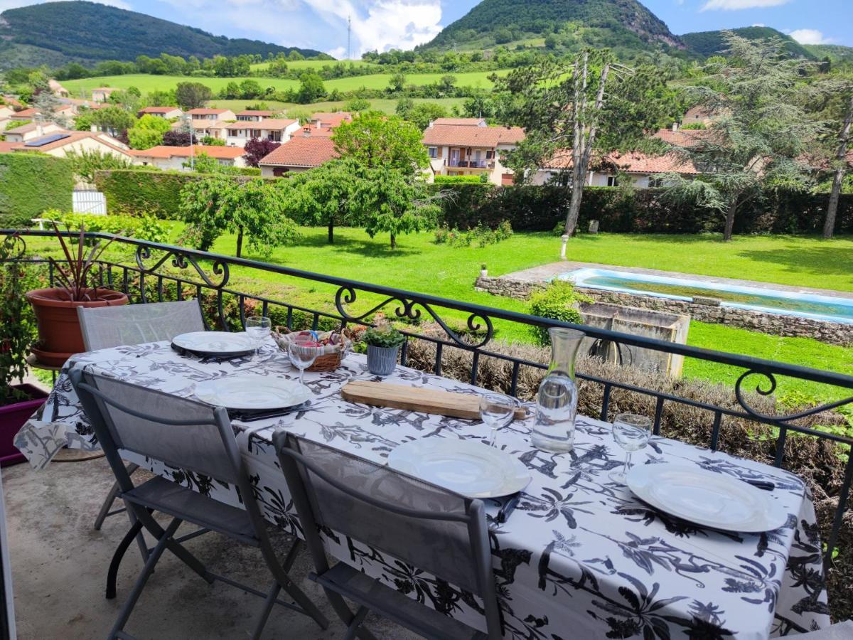 Apartament Les Plantades Aveyronnaises Saint-Georges-de-Luzençon Zewnętrze zdjęcie