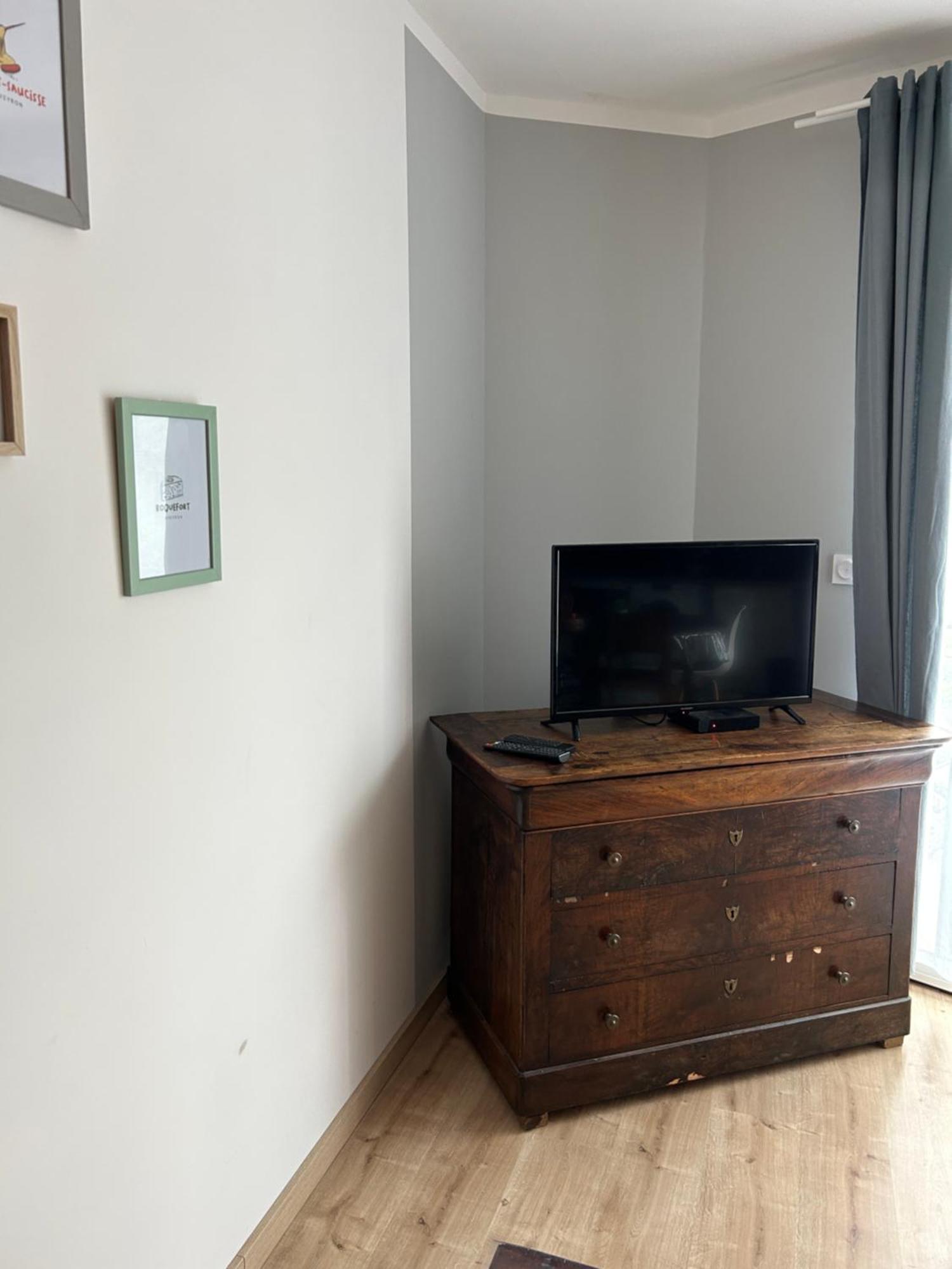 Apartament Les Plantades Aveyronnaises Saint-Georges-de-Luzençon Zewnętrze zdjęcie